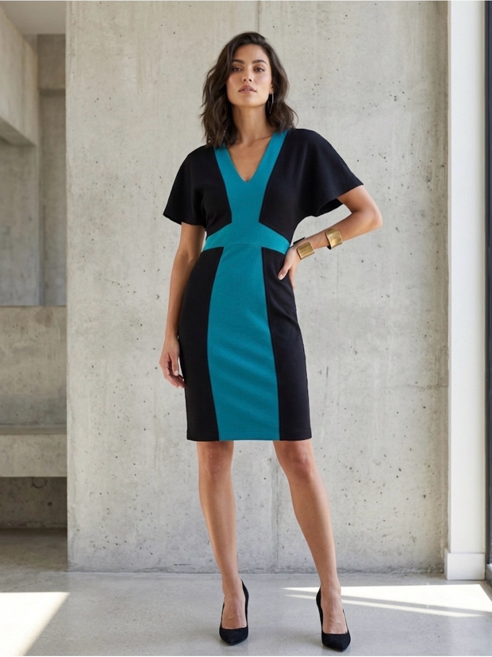 Yoana Baraschi Teal and Black V‑Neck Sheath Dress